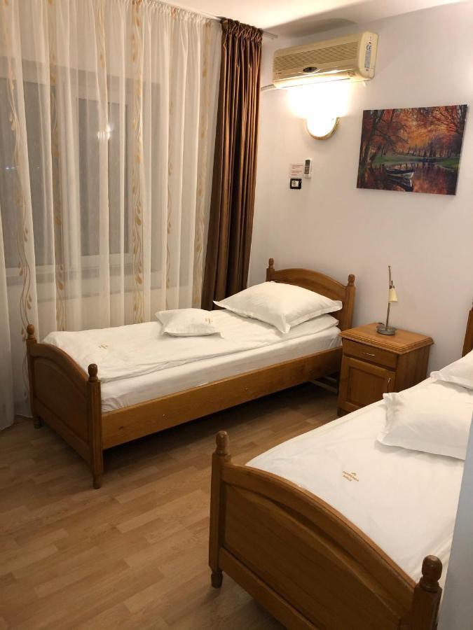 Pensiune Roua 2 Arad Exterior foto